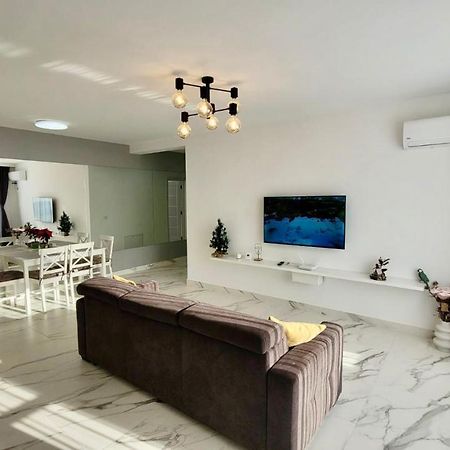 Magic Mirror Apartment Satu Mare Ngoại thất bức ảnh