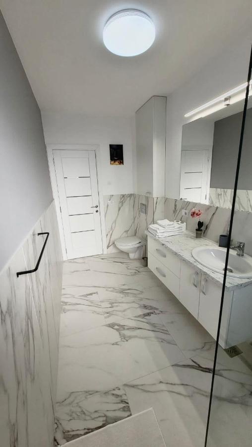 Magic Mirror Apartment Satu Mare Ngoại thất bức ảnh